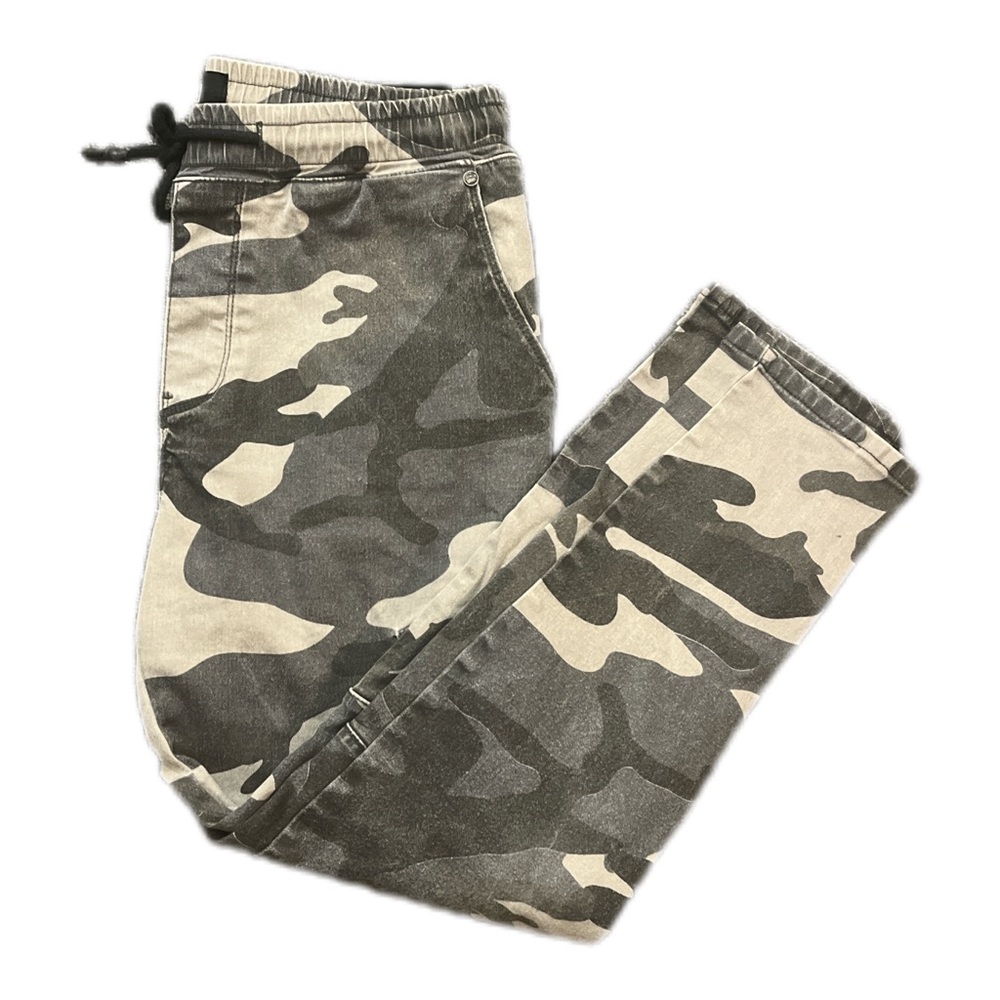 Camouflaged Cargo pants
